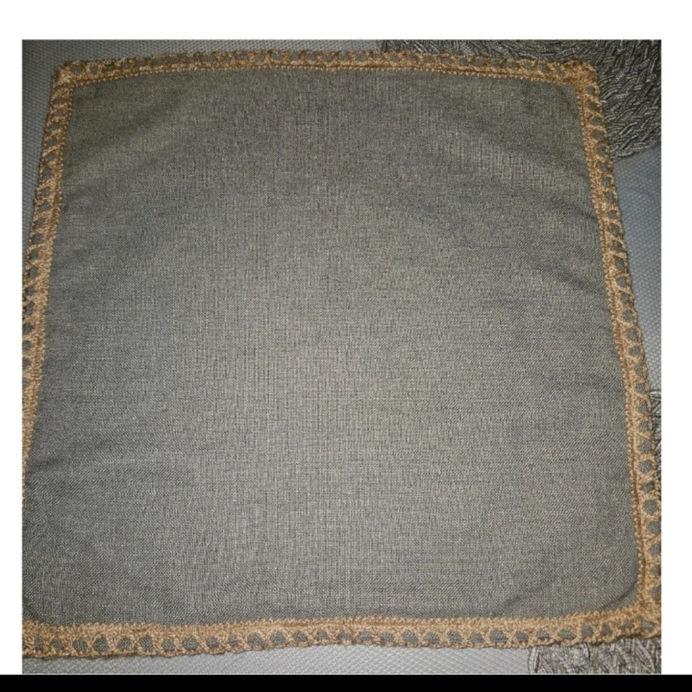 BIG PRICE DROP!!  QTY 6 - 20X20 / QTY 2 - 18X18 SOFA PILLOW COVERS GRAY & TAUPE - Picture 5 of 8
